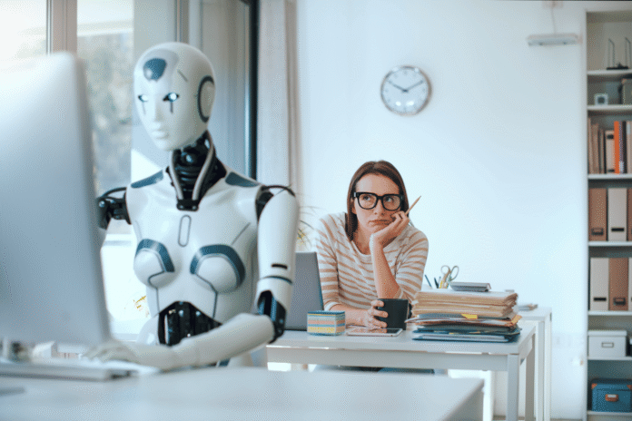 Silueta robotske humanoidne glave pored prozora, simbol razmišljanja o AGI
